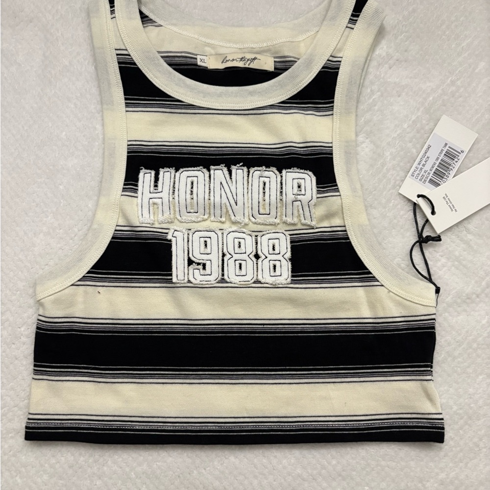 Honor The Gift Black and White Striped Top size large  (C01)
